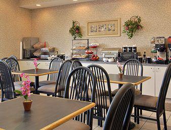Ramada Fairview Heights Otel Restoran fotoğraf